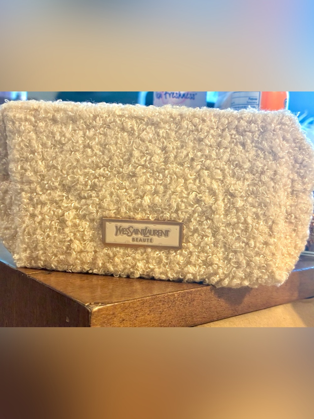 Yves Saint Laurent Cream Bouclé Small Trousseau Case with Stunning Gold Logo - Picture 5 of 13